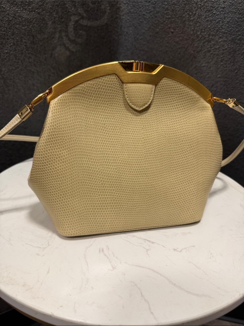 Made in Italy Leather Crossbody Hand Bag . Excellent new condition